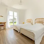 Maison Spacieuse Pour 8 Pers. Proche De La - Fr-1-835-23 Feriehus *
