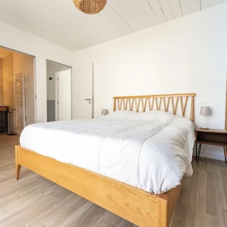 Maison Spacieuse Pour 8 Pers. Proche De La - Fr-1-835-23