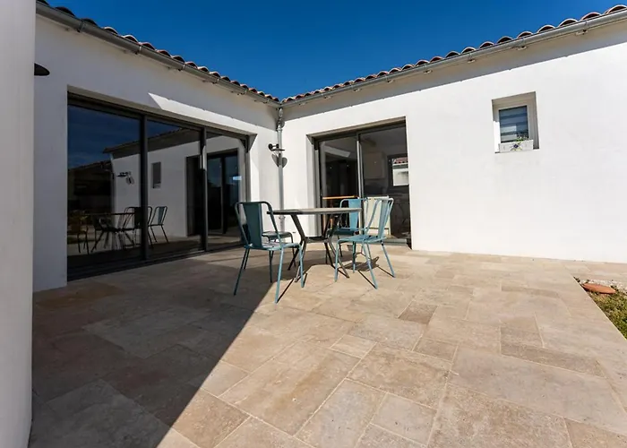 Maison Spacieuse Pour 8 Pers. Proche De La - Fr-1-835-23