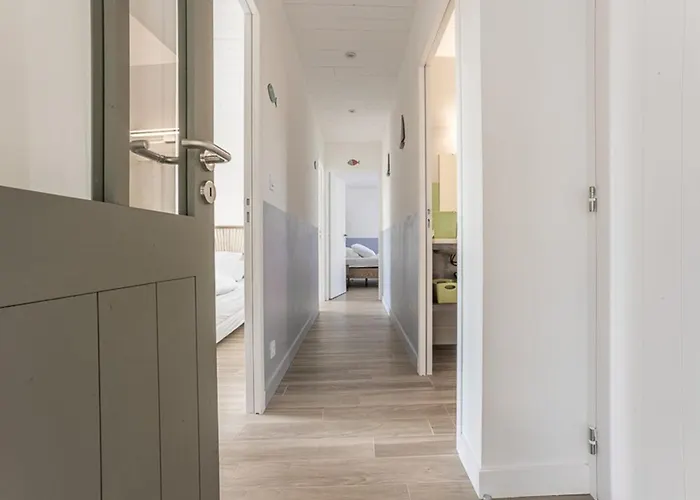 Maison Spacieuse Pour 8 Pers. Proche De La - Fr-1-835-23