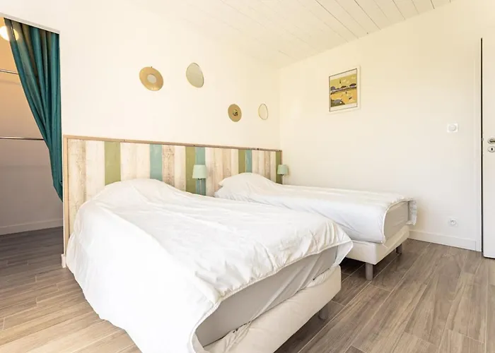 Maison Spacieuse Pour 8 Pers. Proche De La - Fr-1-835-23 度假居